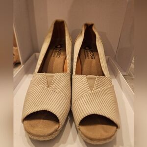 BOBS By Skechers Heel Pumps Shoes Womens 10 Wedge Tan,White Striped Fabric